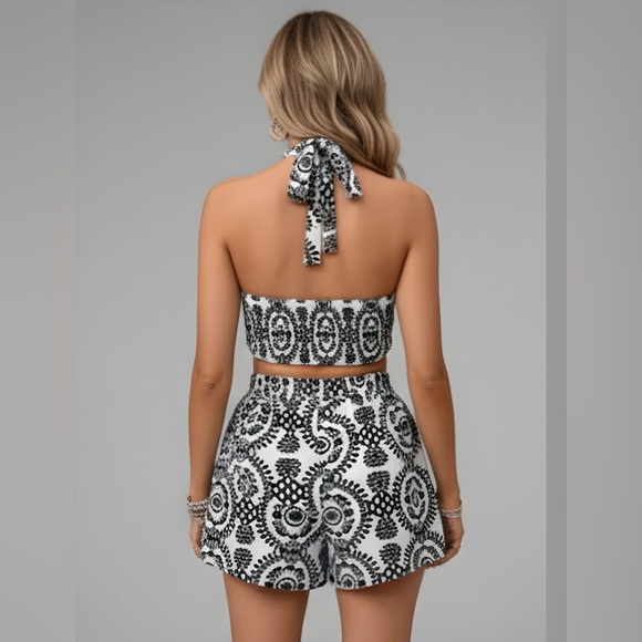 Floral Halter Crop Top And Short Set Black/White - Picture 4 of 9